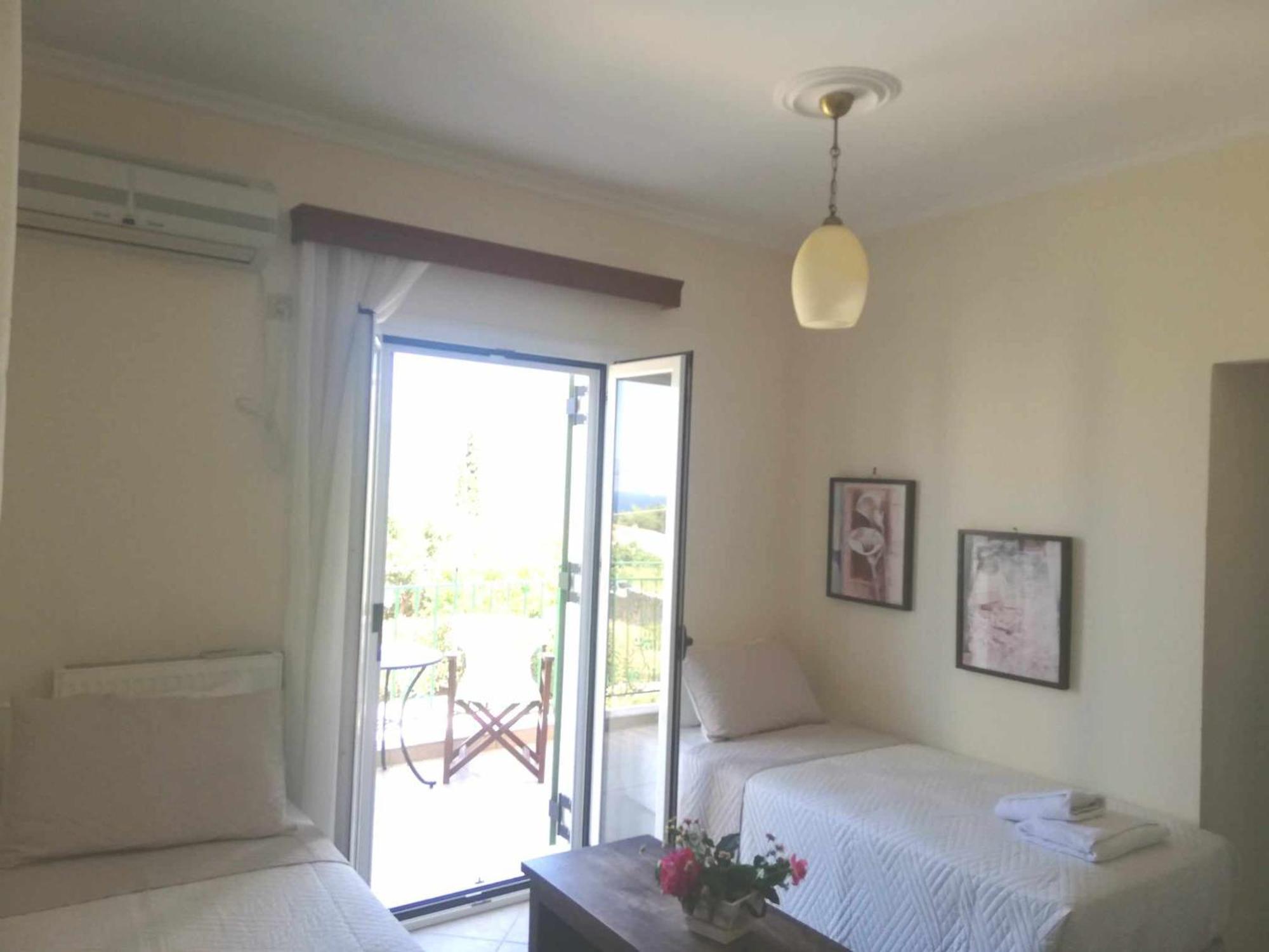 Iliachtides Villas 카라보밀로스 외부 사진