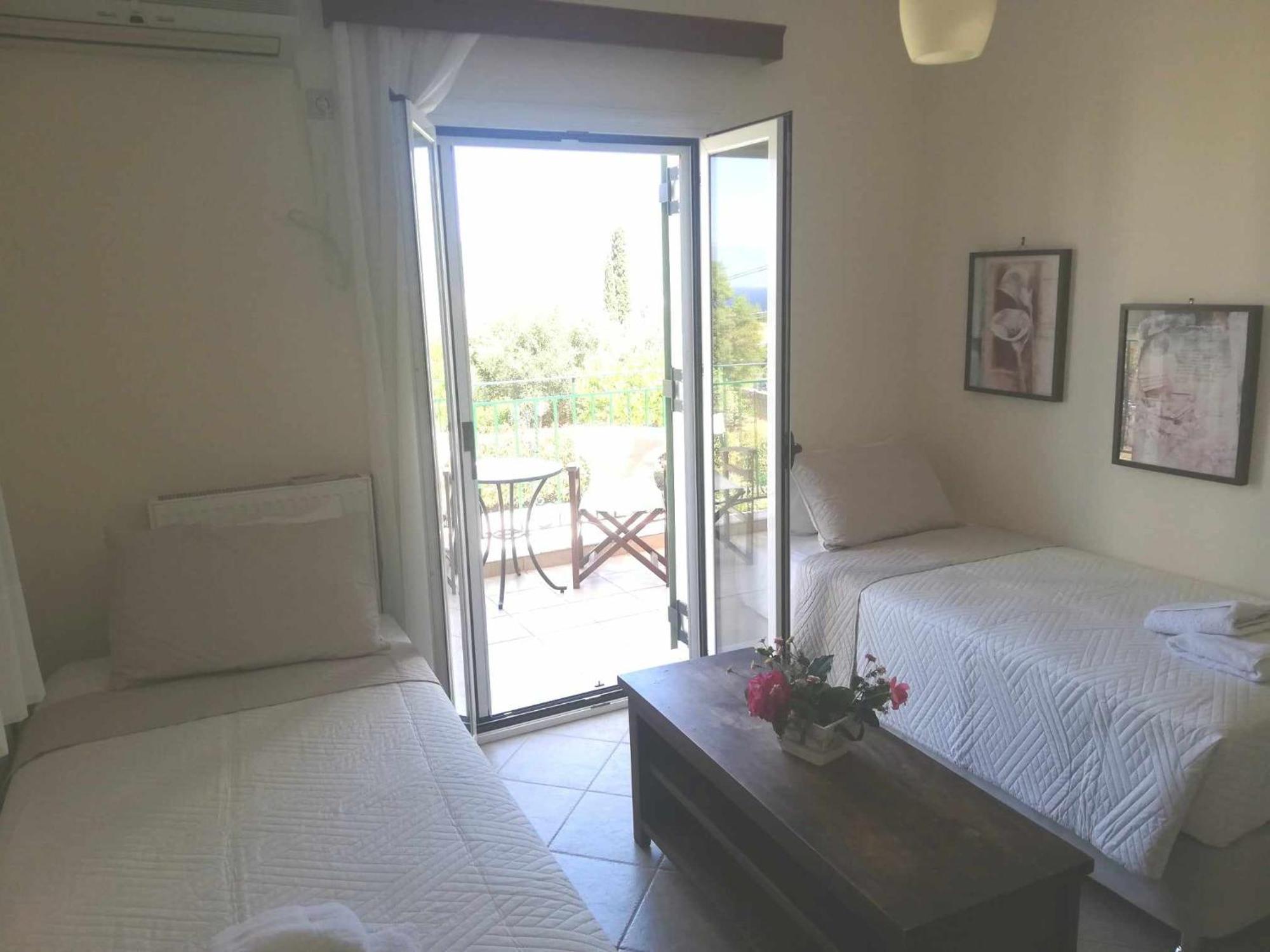 Iliachtides Villas 카라보밀로스 외부 사진