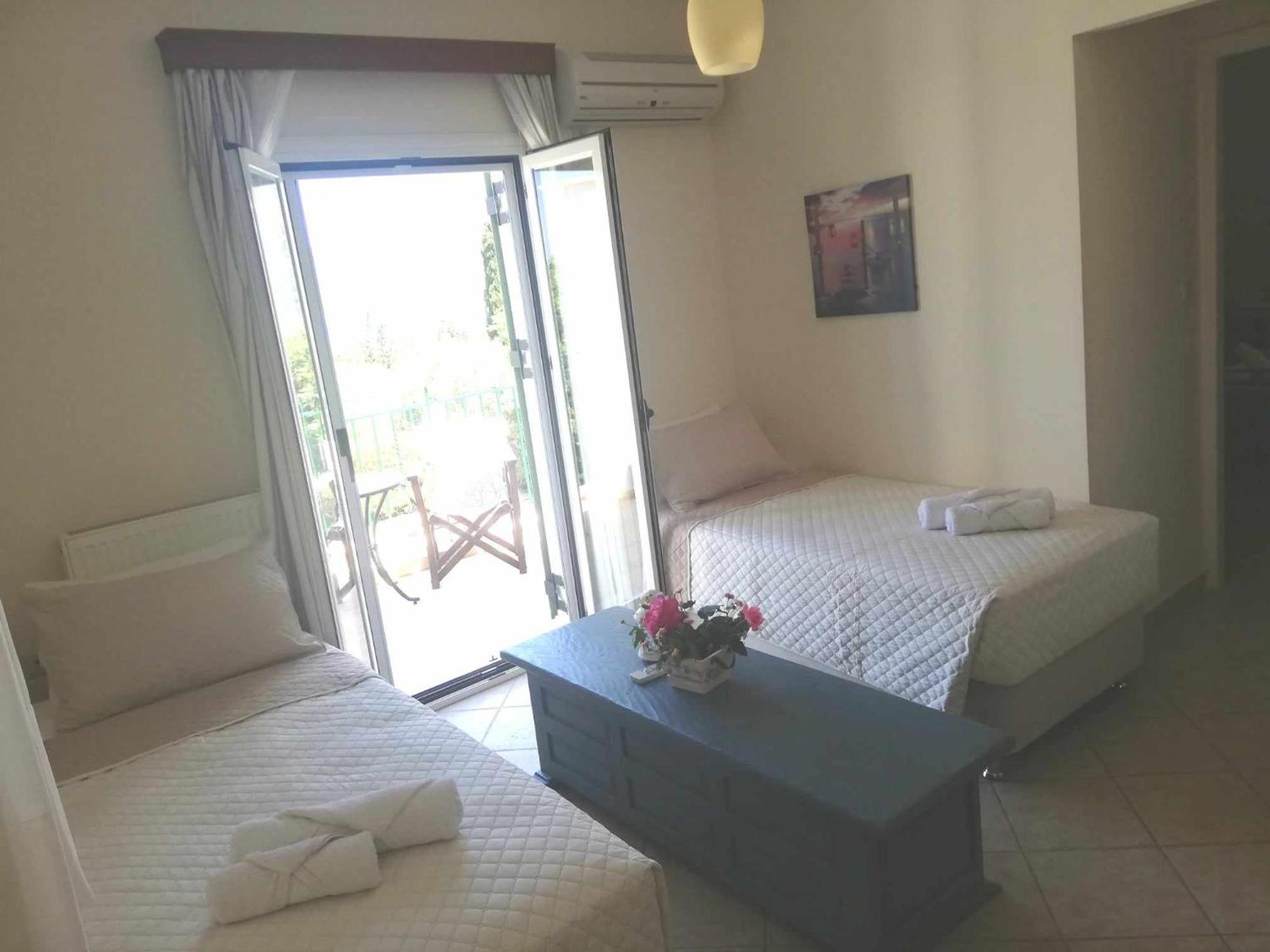 Iliachtides Villas 카라보밀로스 외부 사진