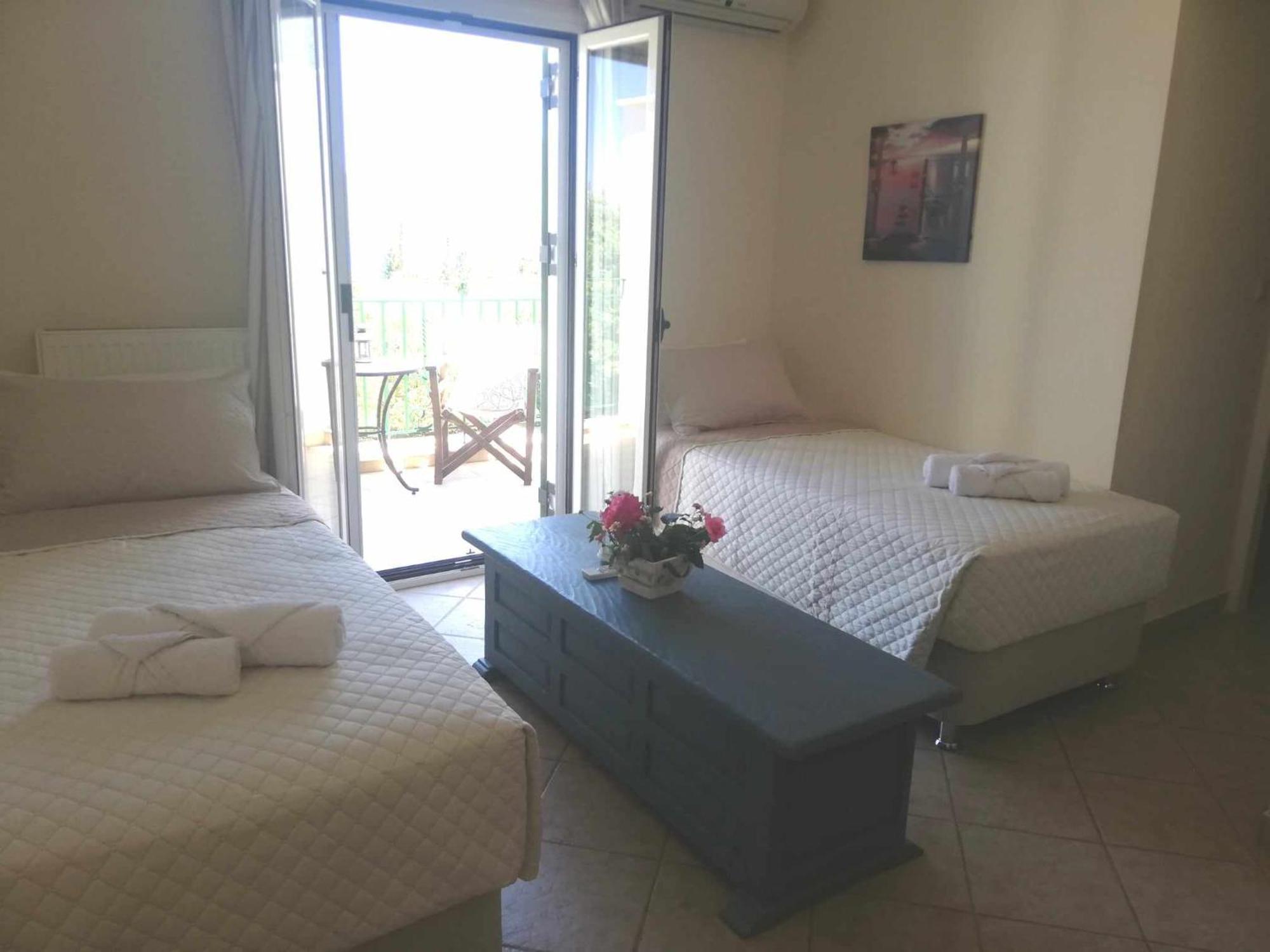 Iliachtides Villas 카라보밀로스 외부 사진