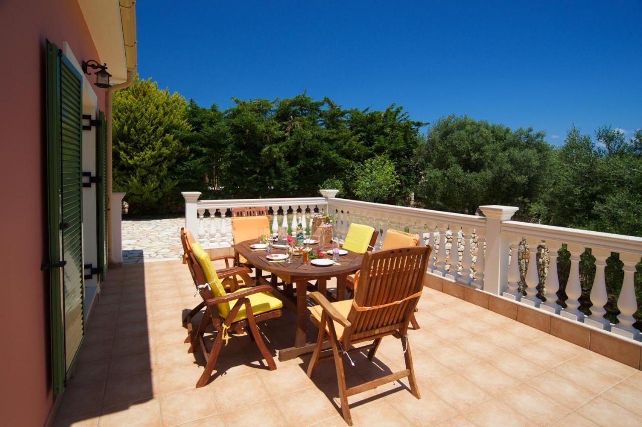 Iliachtides Villas 카라보밀로스 객실 사진